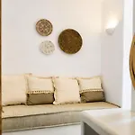 Kiano Bed & Breakfast 4*